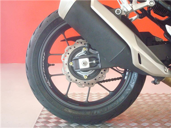 Honda CB 750 HORNET 023